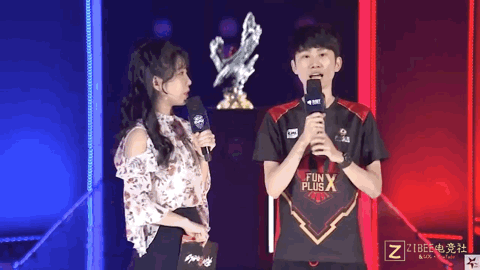 但这句话背 但这句话背